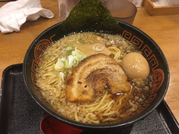 ガラ喰楽学校 濃厚醤油らぅ麺